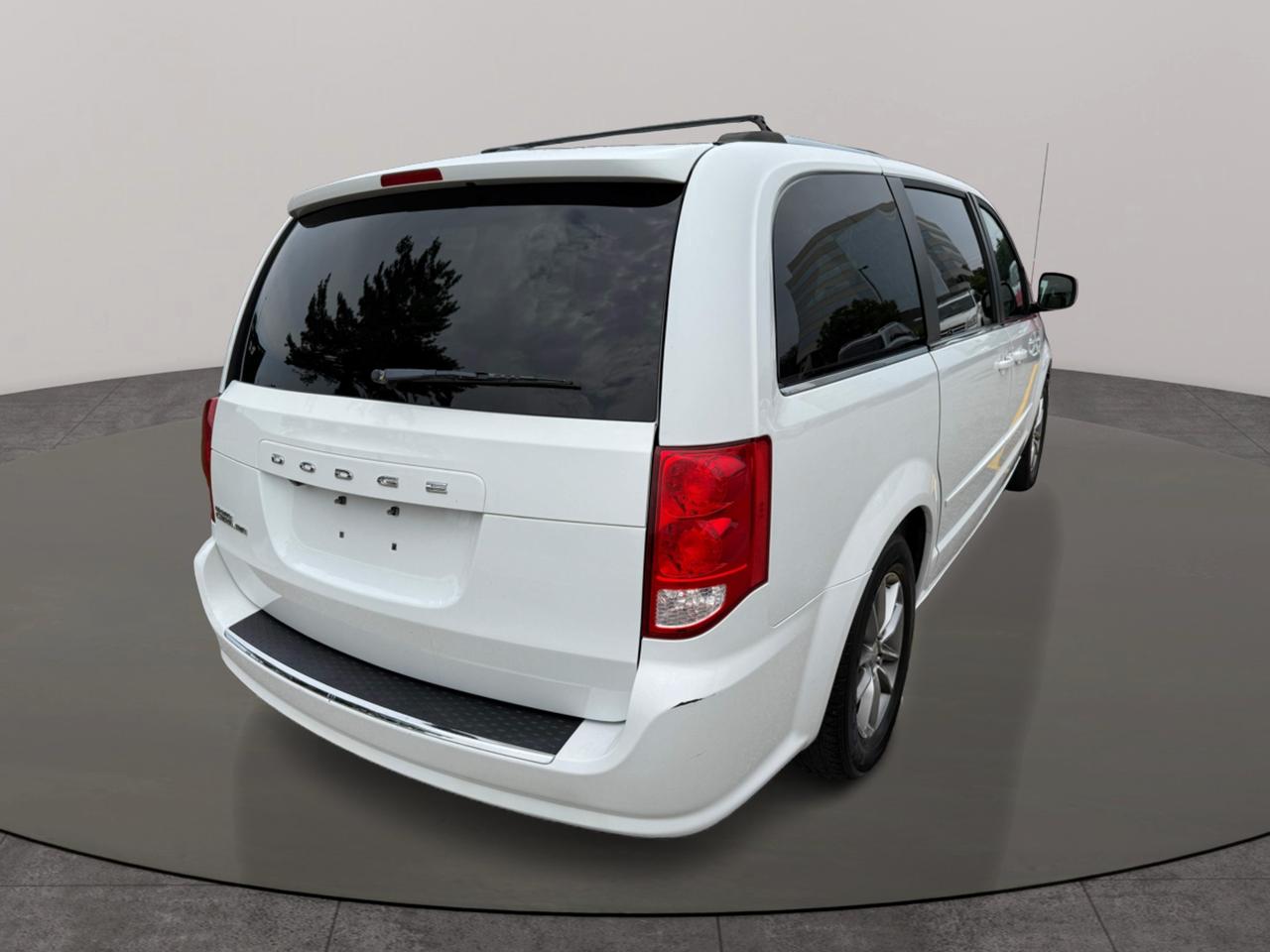 2015 Dodge Grand Caravan SXT Premium Plus Photo