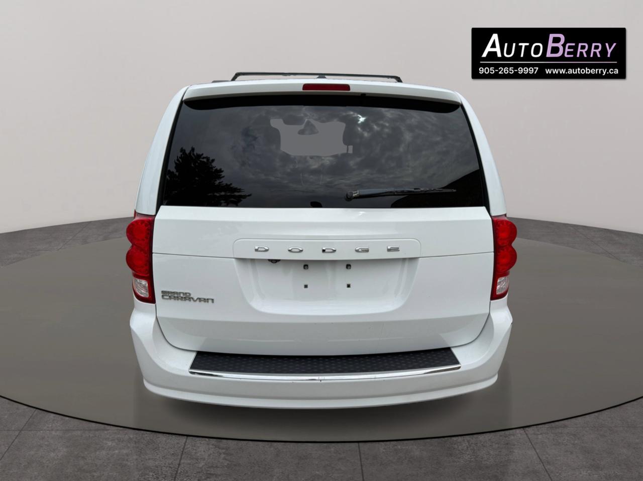 2015 Dodge Grand Caravan SXT Premium Plus Photo