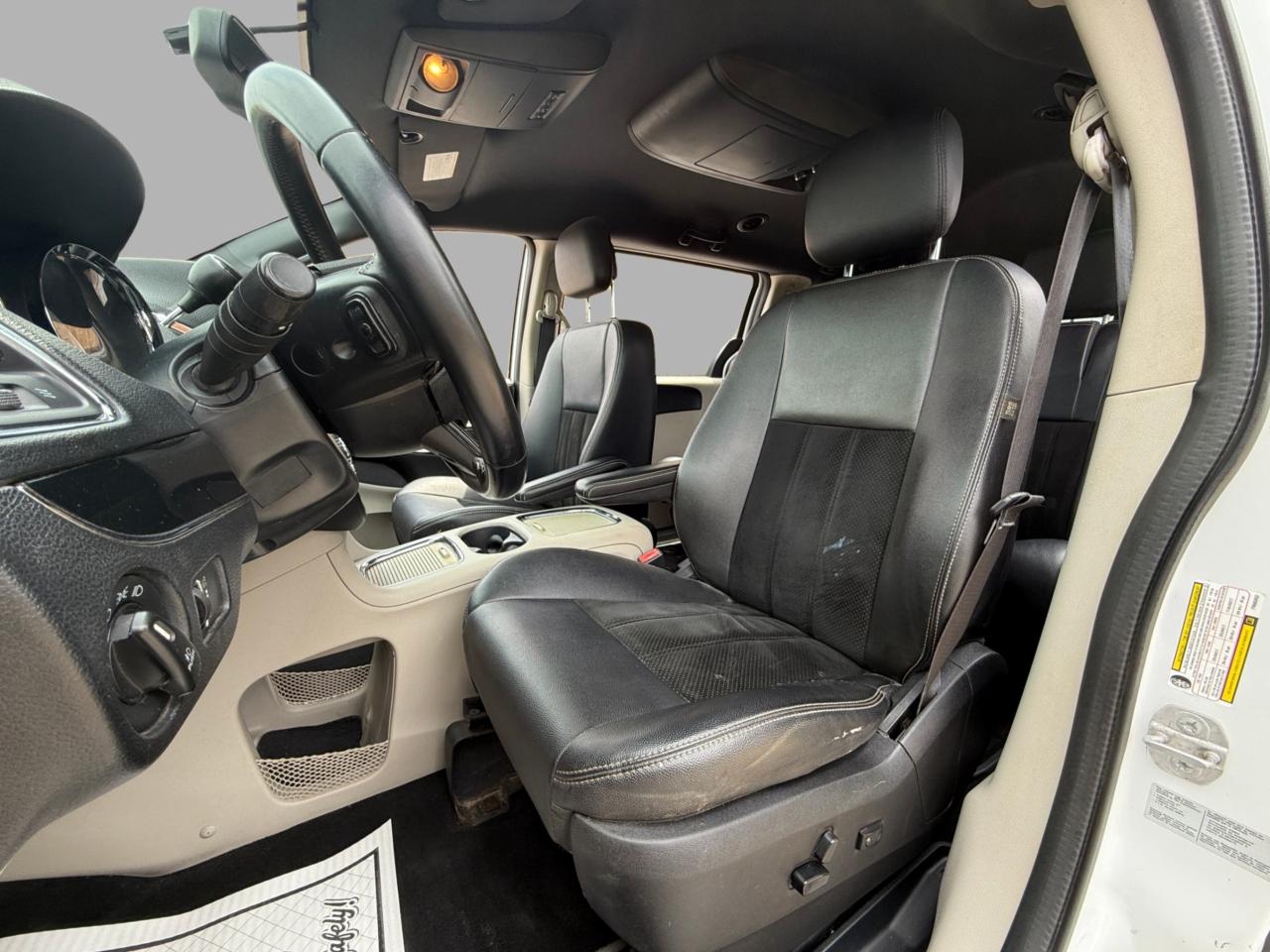 2015 Dodge Grand Caravan SXT Premium Plus Photo