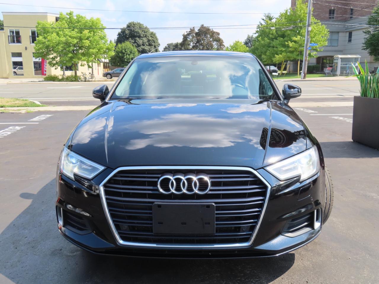 2017 Audi A3 2.0T Komfort - Leather - Sunroof - Heated Seats !! Photo2