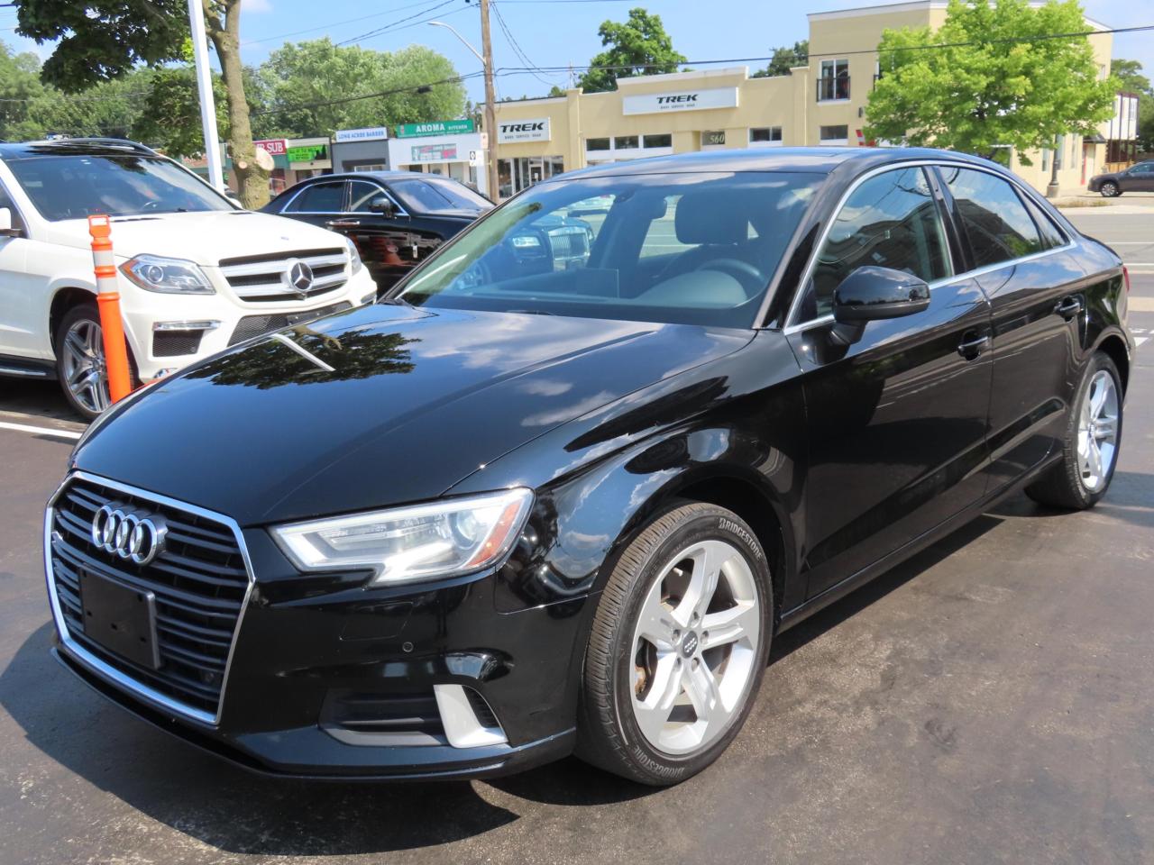 2017 Audi A3 2.0T Komfort - Leather - Sunroof - Heated Seats !! Photo4