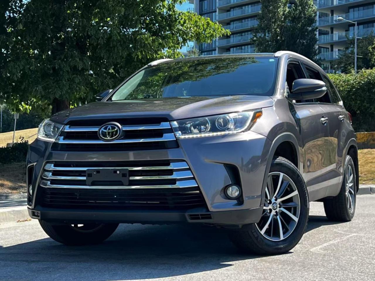 Used 2019 Toyota Highlander AWD XLE/ NO ACCIDENT/ BC LOCAL for sale in Richmond, BC