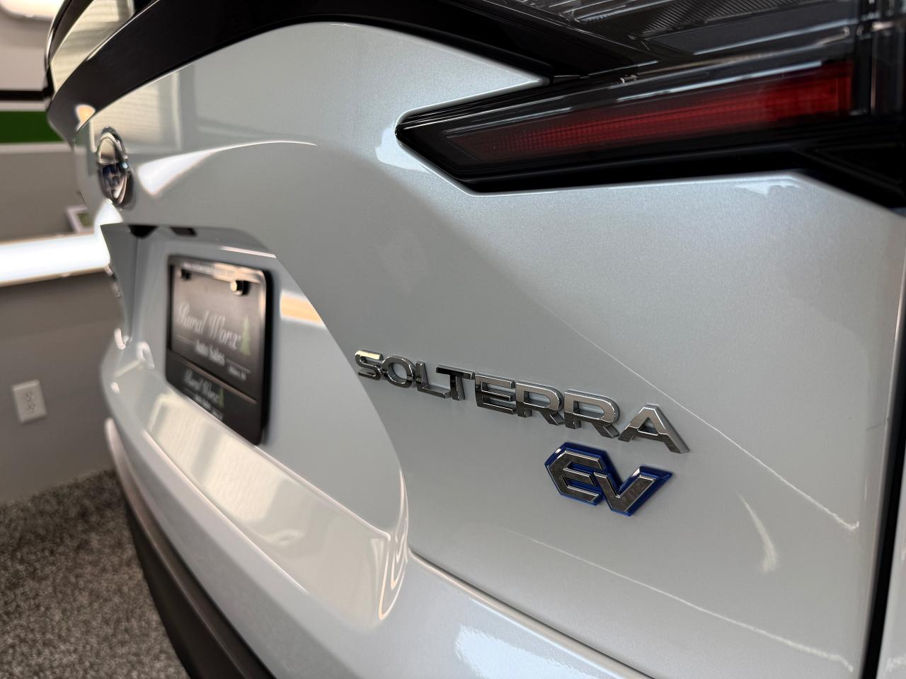 2023 Subaru Solterra W/LUXURY PACKAGE - Photo #7