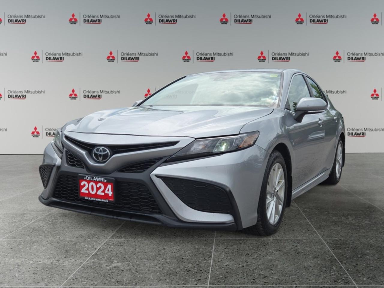 Used 2024 Toyota Camry SE Auto for sale in Orléans, ON