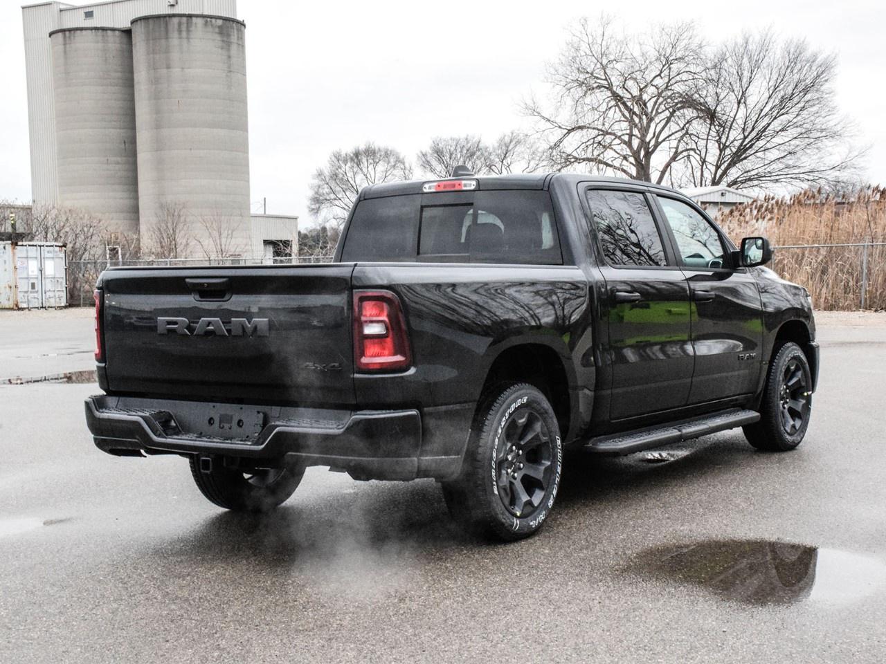 2025 RAM 1500 Tradesman 4x4 Crew Cab 5'7" Box Photo3