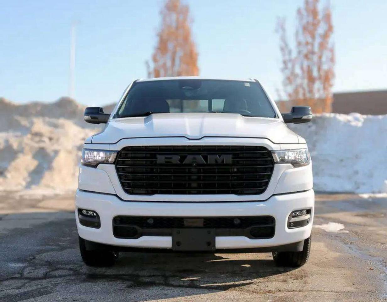 2026 RAM 1500 SPORT Photo5