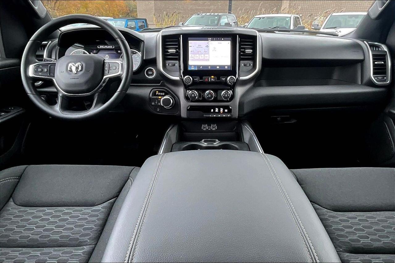 2025 RAM 1500 TRADESMAN CREW | Black Express Pkg | Buckets | V6 Photo4