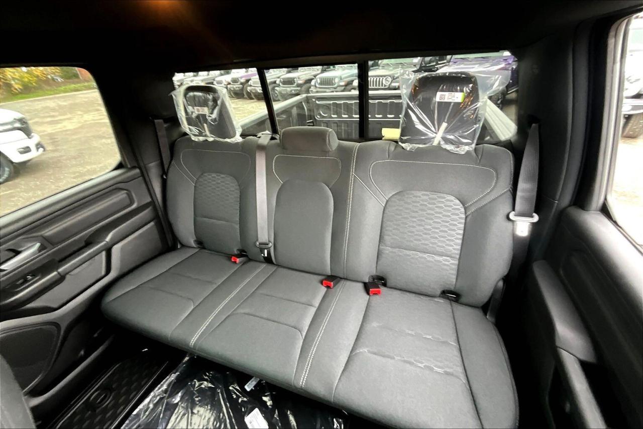 2025 RAM 1500 TRADESMAN CREW | Black Express Pkg | Buckets | V6 Photo