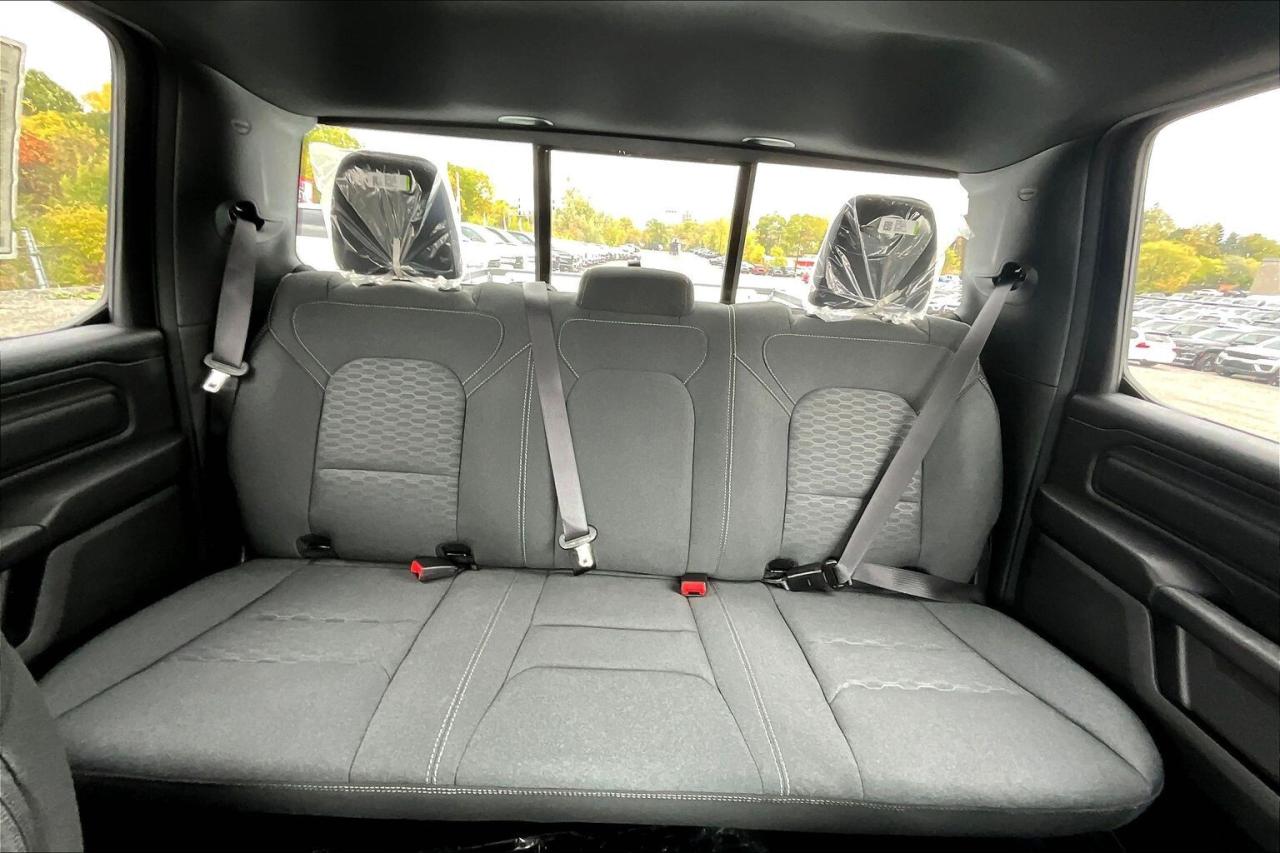 2025 RAM 1500 TRADESMAN CREW | Black Express Pkg | Buckets | V6 Photo