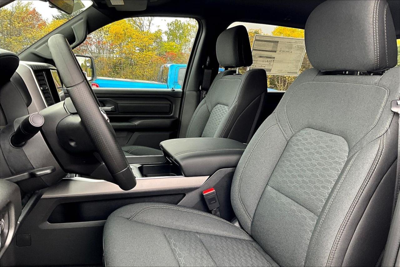 2025 RAM 1500 TRADESMAN CREW | Black Express Pkg | Buckets | V6 Photo