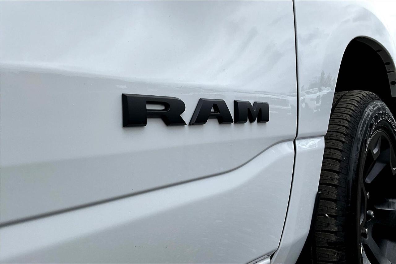 2025 RAM 1500 TRADESMAN CREW | Black Express Pkg | Buckets | V6 Photo