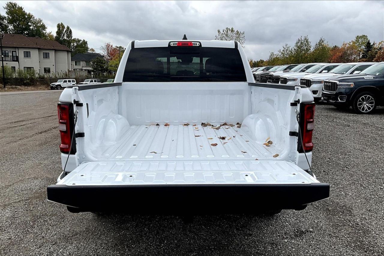 2025 RAM 1500 TRADESMAN CREW | Black Express Pkg | Buckets | V6 Photo