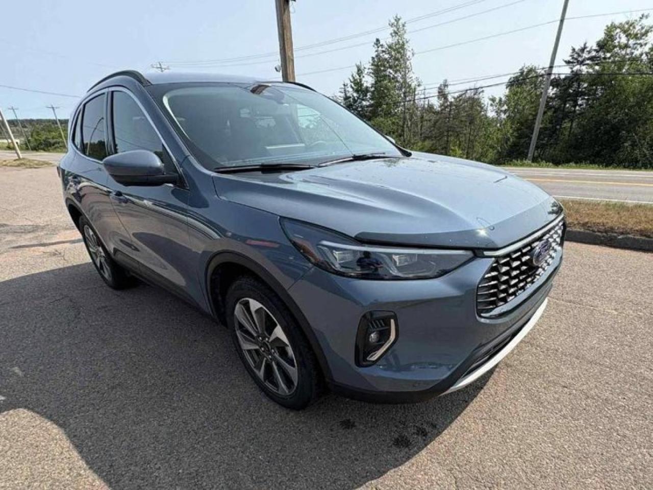 Used 2023 Ford Escape Platinum AWD | Leather | 360 Camera | Heated Seats | Power Seat | CarPlay + Android | and More ! for sale in Guelph, ON