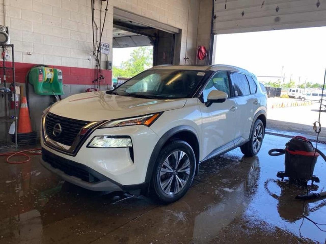 Used 2021 Nissan Rogue SV Premium AWD | Leather | Pano Roof | Power Liftgate | Heated Seats + Steering | Carplay and More ! for sale in Guelph, ON