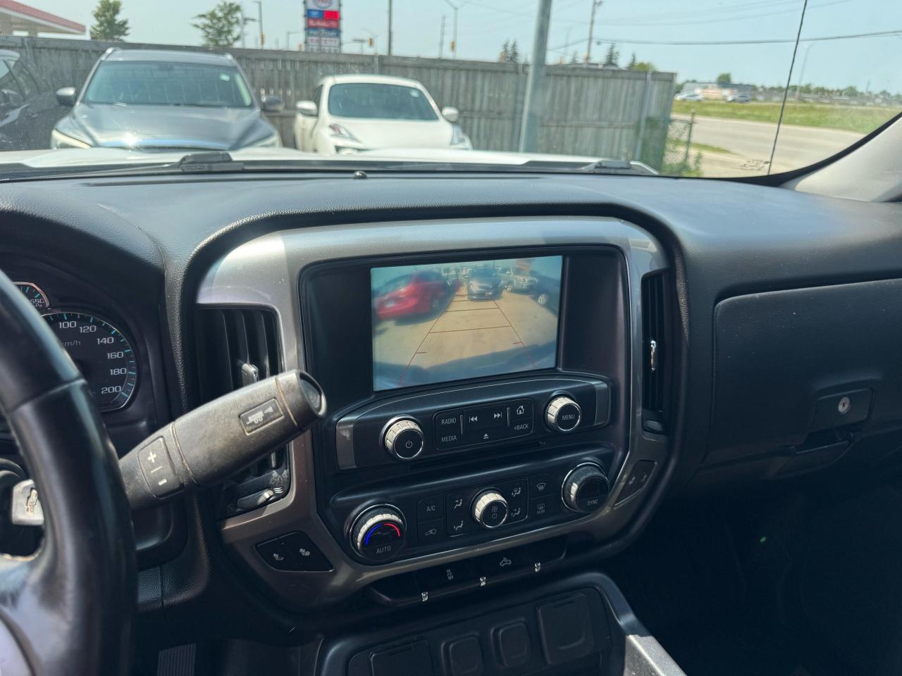 2018 Chevrolet Silverado 1500 LT, 4X4, CREW CAB, TOPPER, 5.3L V8, CERTIFIED - Photo #16