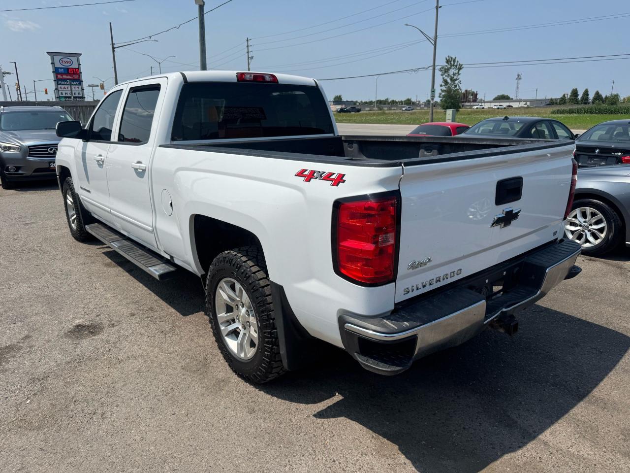 2018 Chevrolet Silverado 1500 LT, 4X4, CREW CAB, TOPPER, 5.3L V8, CERTIFIED - Photo #3