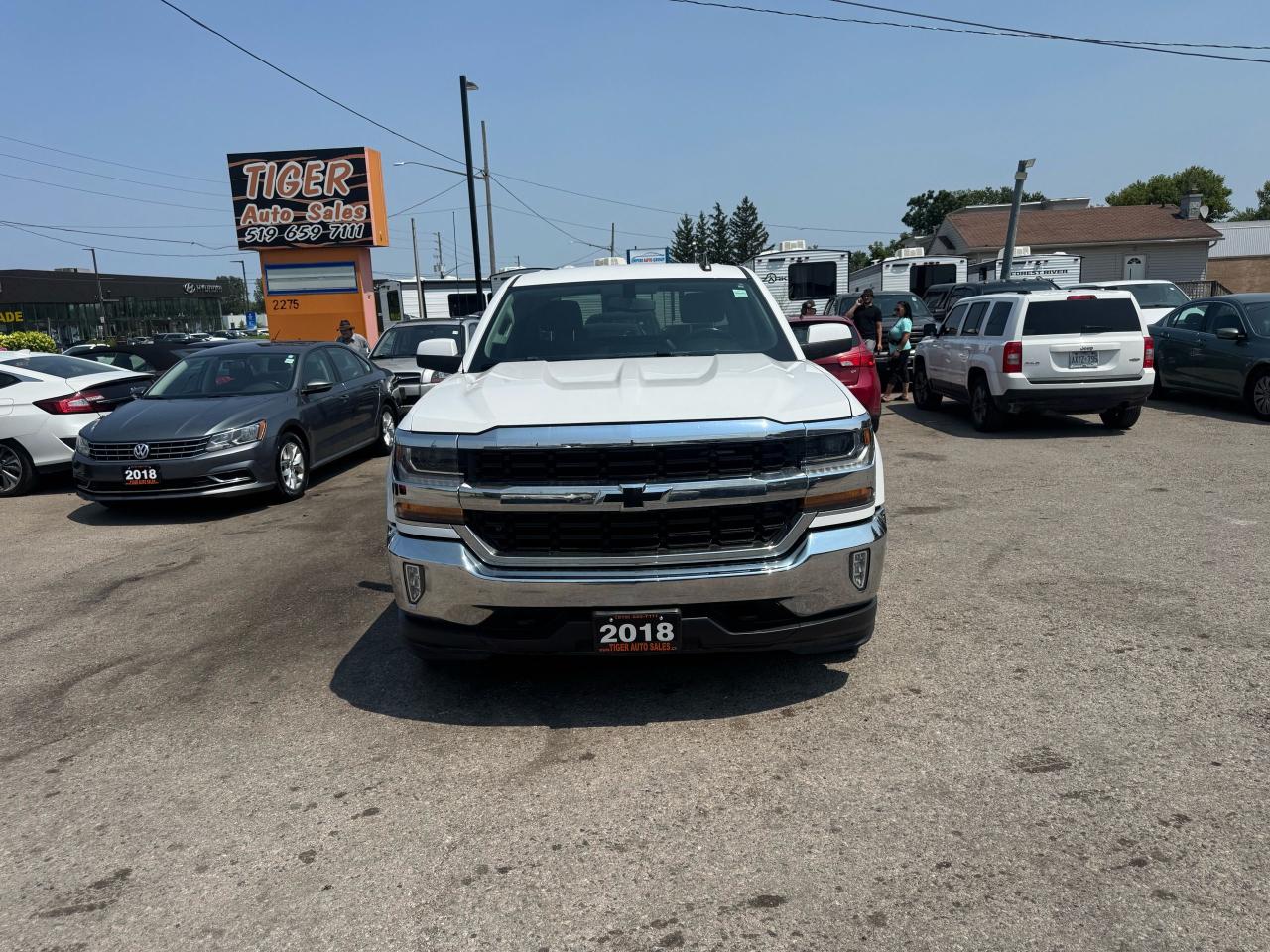 2018 Chevrolet Silverado 1500 LT, 4X4, CREW CAB, TOPPER, 5.3L V8, CERTIFIED - Photo #8