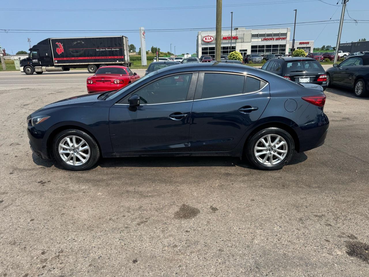 2015 Mazda MAZDA3 GS, AUTO, SEDAN, ONLY 29,000KMS, LOW KMS, CERT - Photo #2