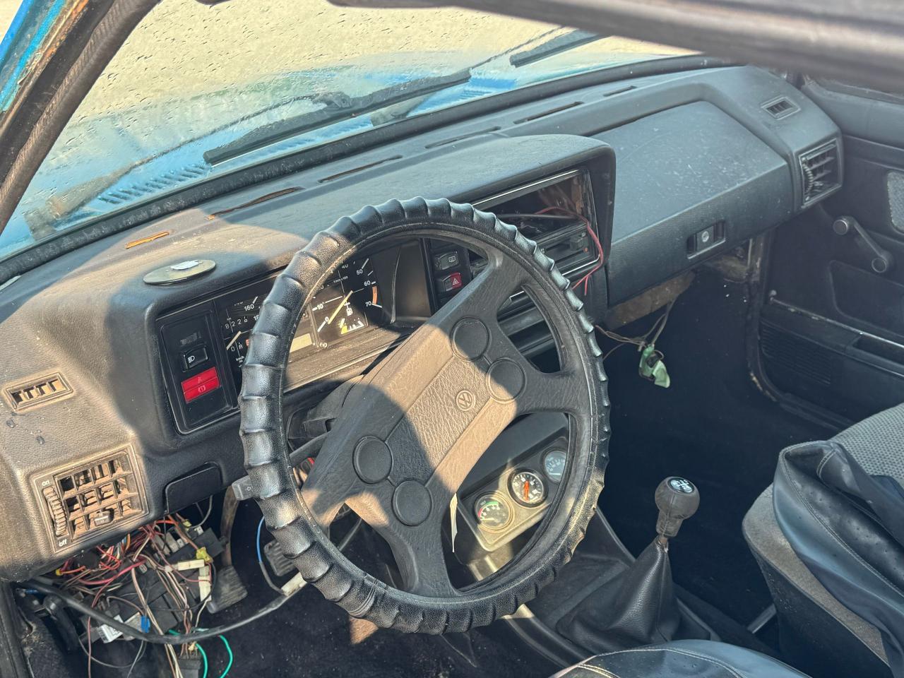 1981 Volkswagen Rabbit NEWER PAINT JOB, PROJUECT, NON RUNNER, AS IS - Photo #10