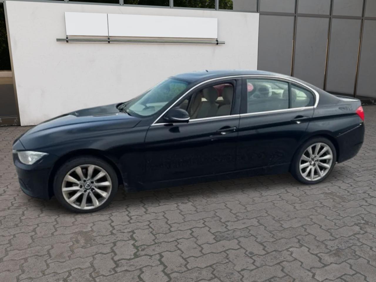 2013 BMW 3 Series 328i xDrive - Photo #2
