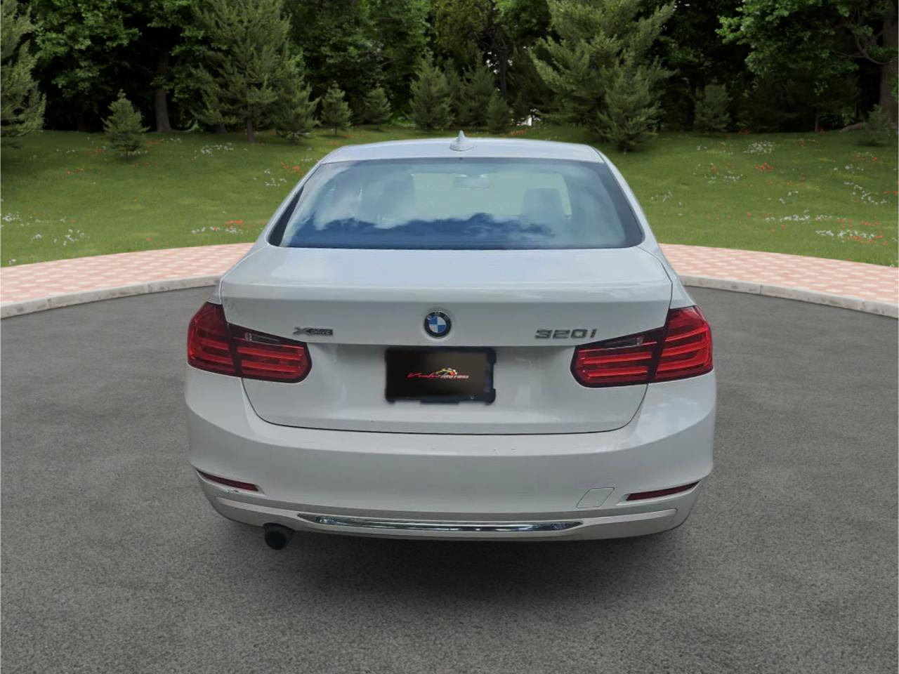 2015 BMW 3 Series 320i xDrive Photo4