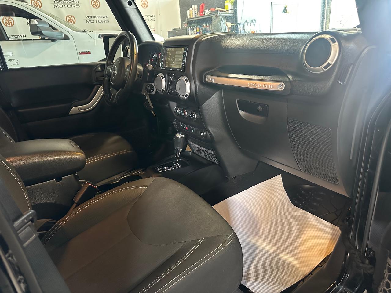 2016 Jeep Wrangler 4WD 4DR SAHARA - Photo #8