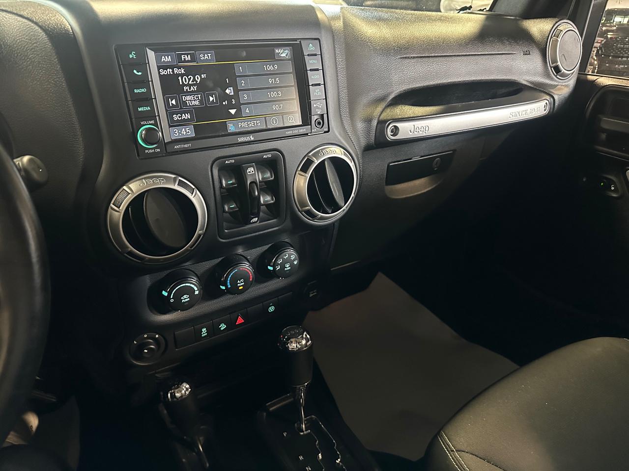 2016 Jeep Wrangler 4WD 4DR SAHARA - Photo #32