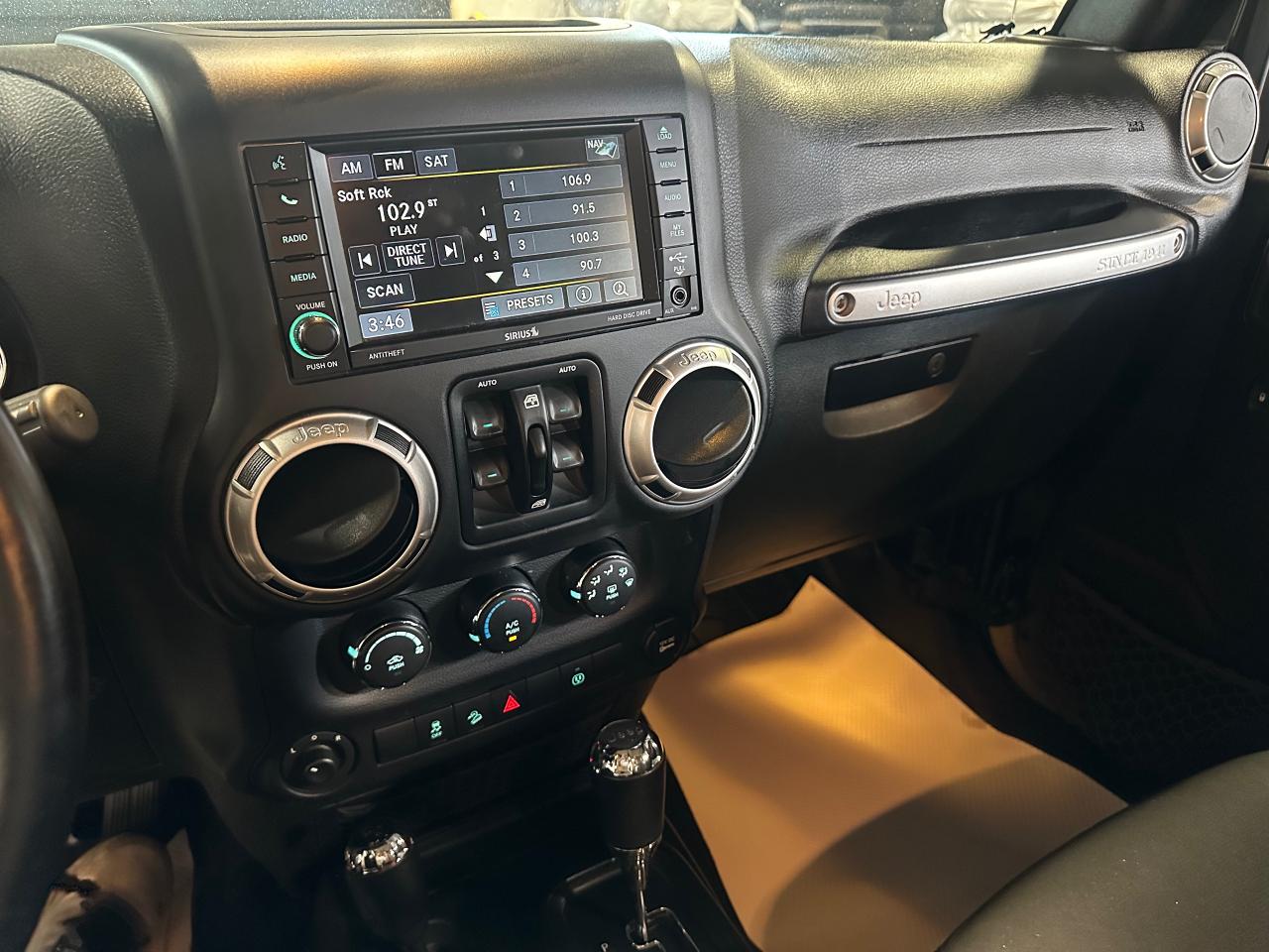 2016 Jeep Wrangler 4WD 4DR SAHARA - Photo #37