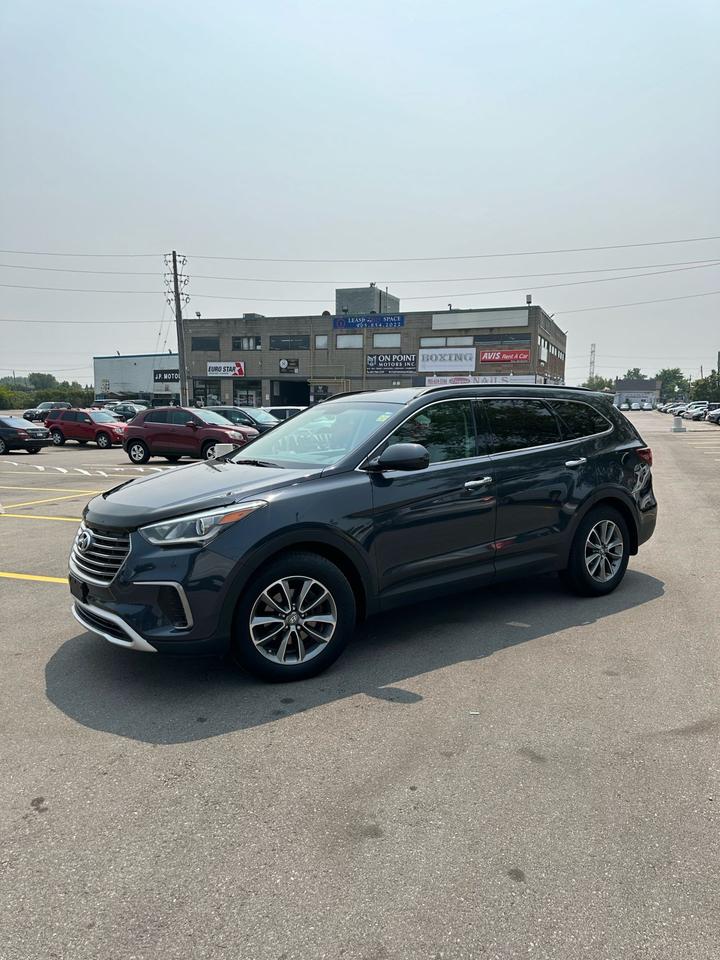 2018 Hyundai Santa Fe XL SE Photo