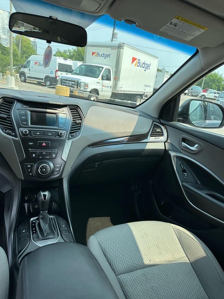 2018 Hyundai Santa Fe XL SE Photo