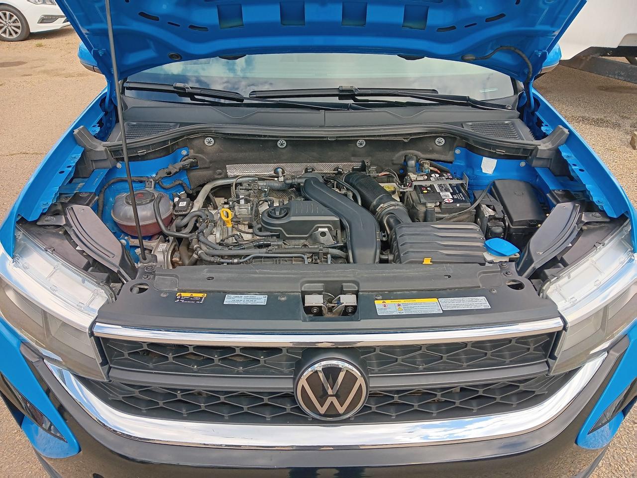 2022 Volkswagen Taos Comfortline 4 Motion, Leather, Pano, BU Cam, Htd S - Photo #5