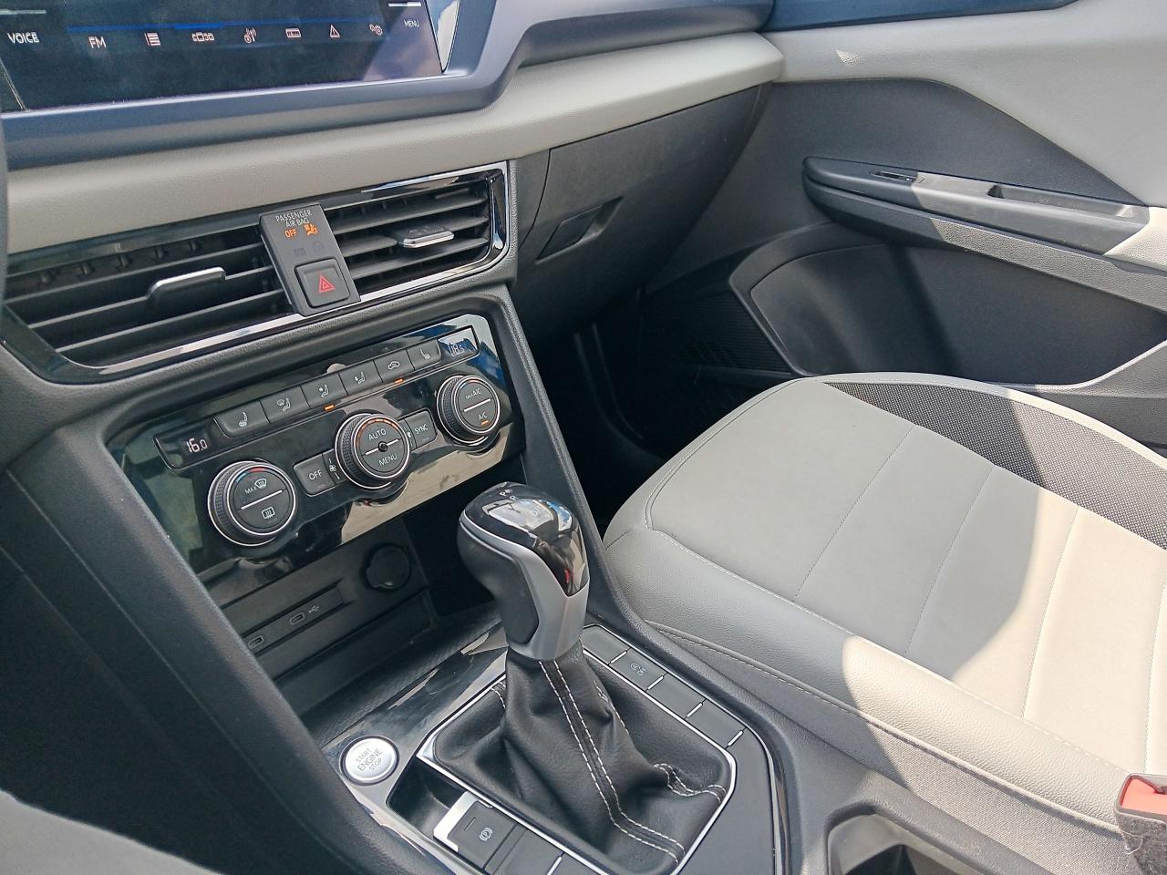 2022 Volkswagen Taos Comfortline 4 Motion, Leather, Pano, BU Cam, Htd S - Photo #19