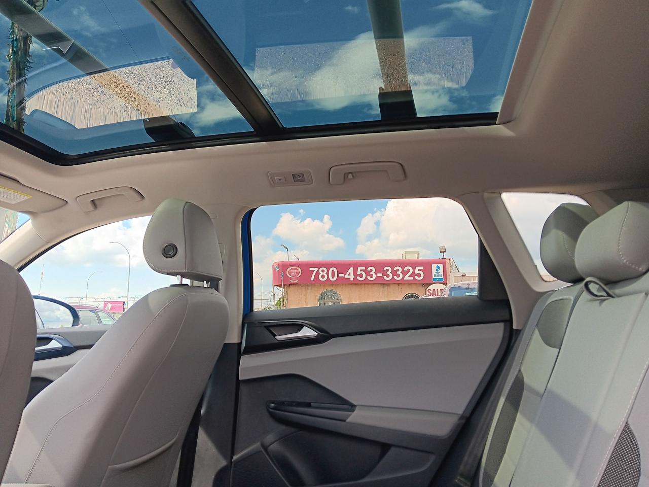2022 Volkswagen Taos Comfortline 4 Motion, Leather, Pano, BU Cam, Htd S - Photo #24