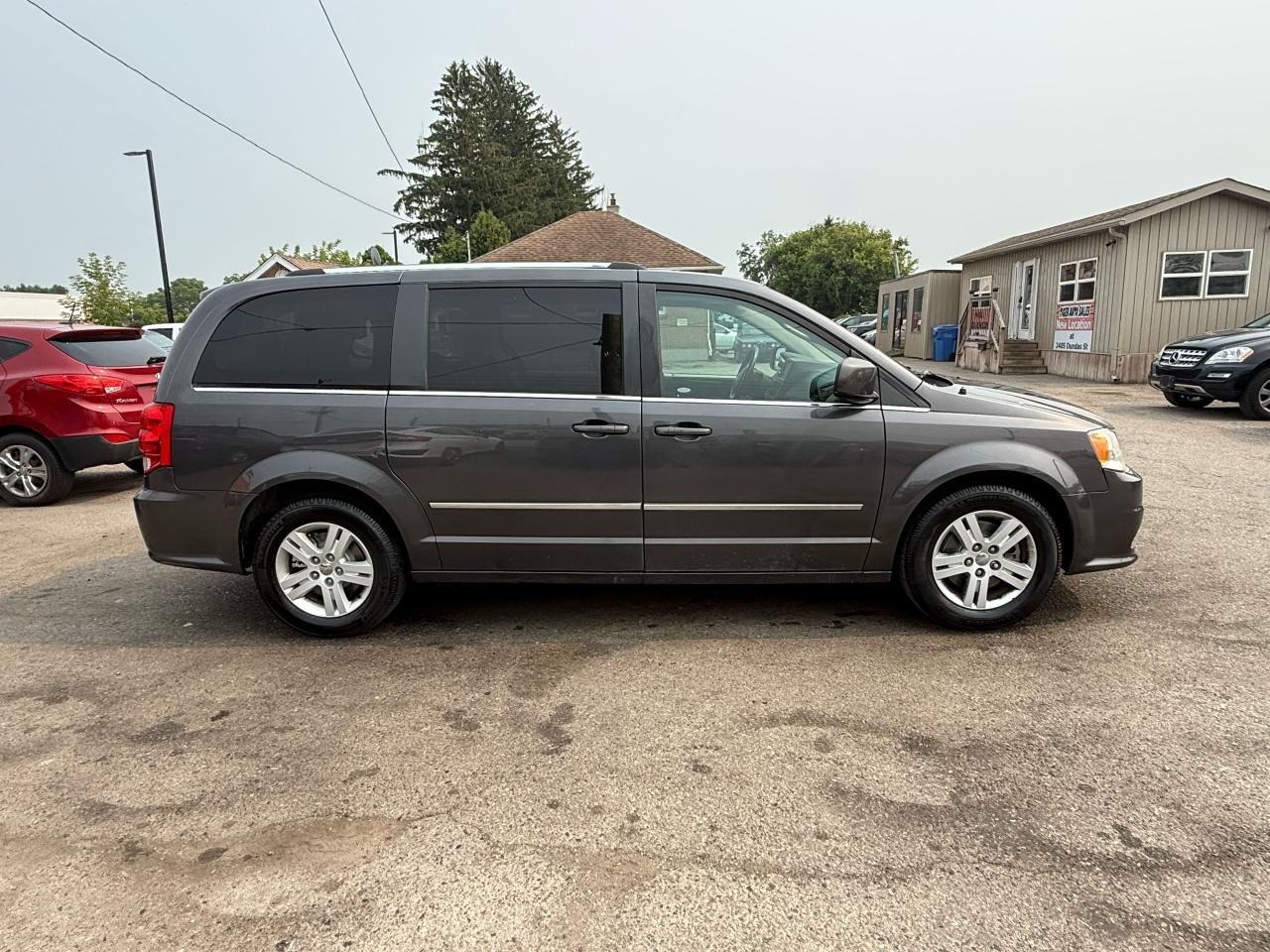 2016 Dodge Grand Caravan CREW PLUS, LEATHER, LOADED, ONLY 173KMS, CERTIFIED - Photo #6