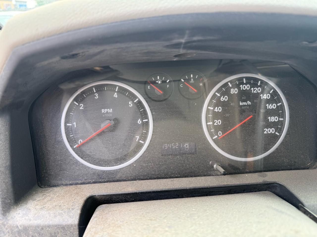 2012 RAM 1500 ST, 4X4, CREW CAB, DRIVES GREAT, AS IS SPECIAL - Photo #9