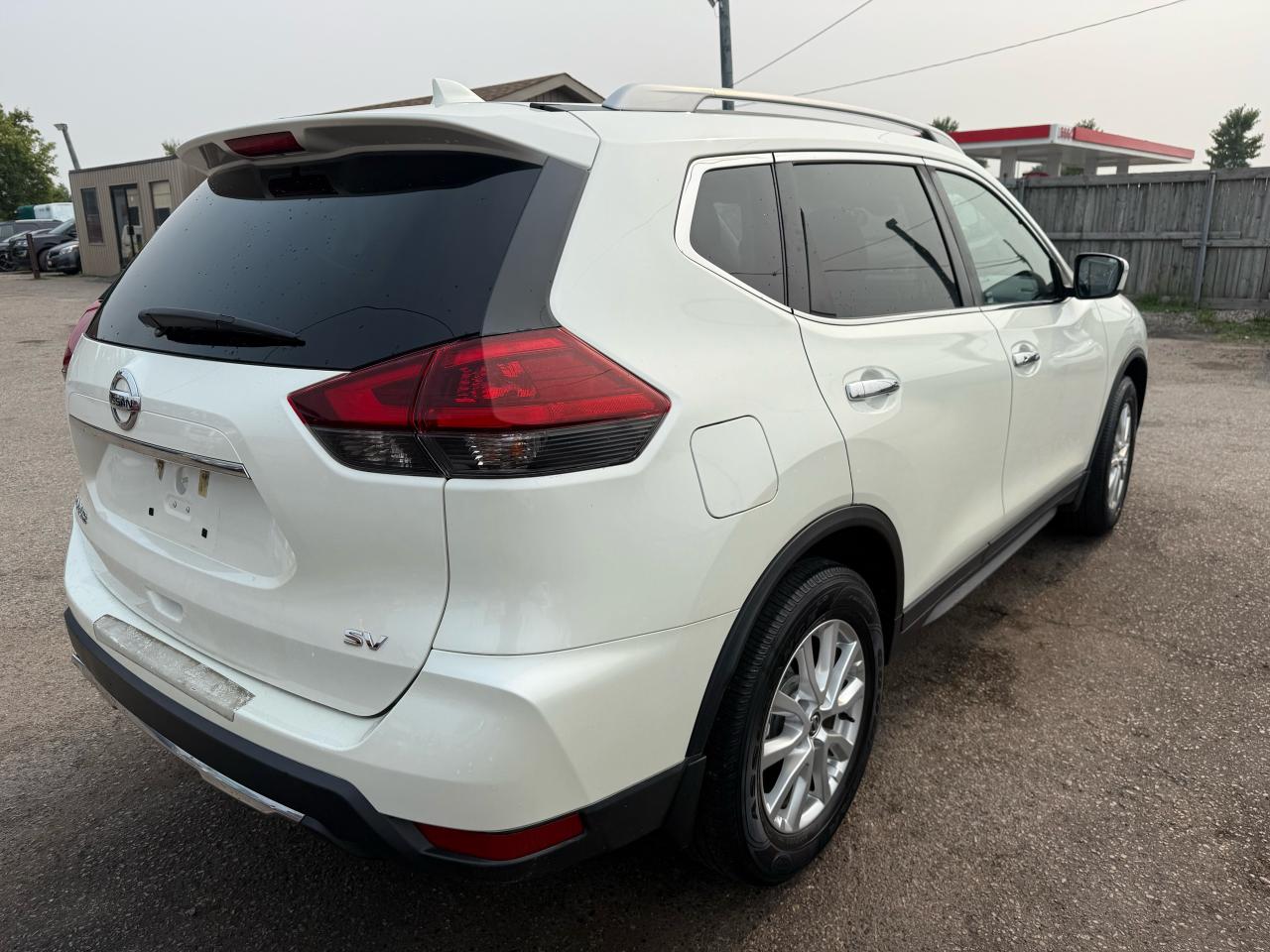 2019 Nissan Rogue SV, 4 CYL, ALLOYS, ONLY 122KMS, CERTIFIED - Photo #5