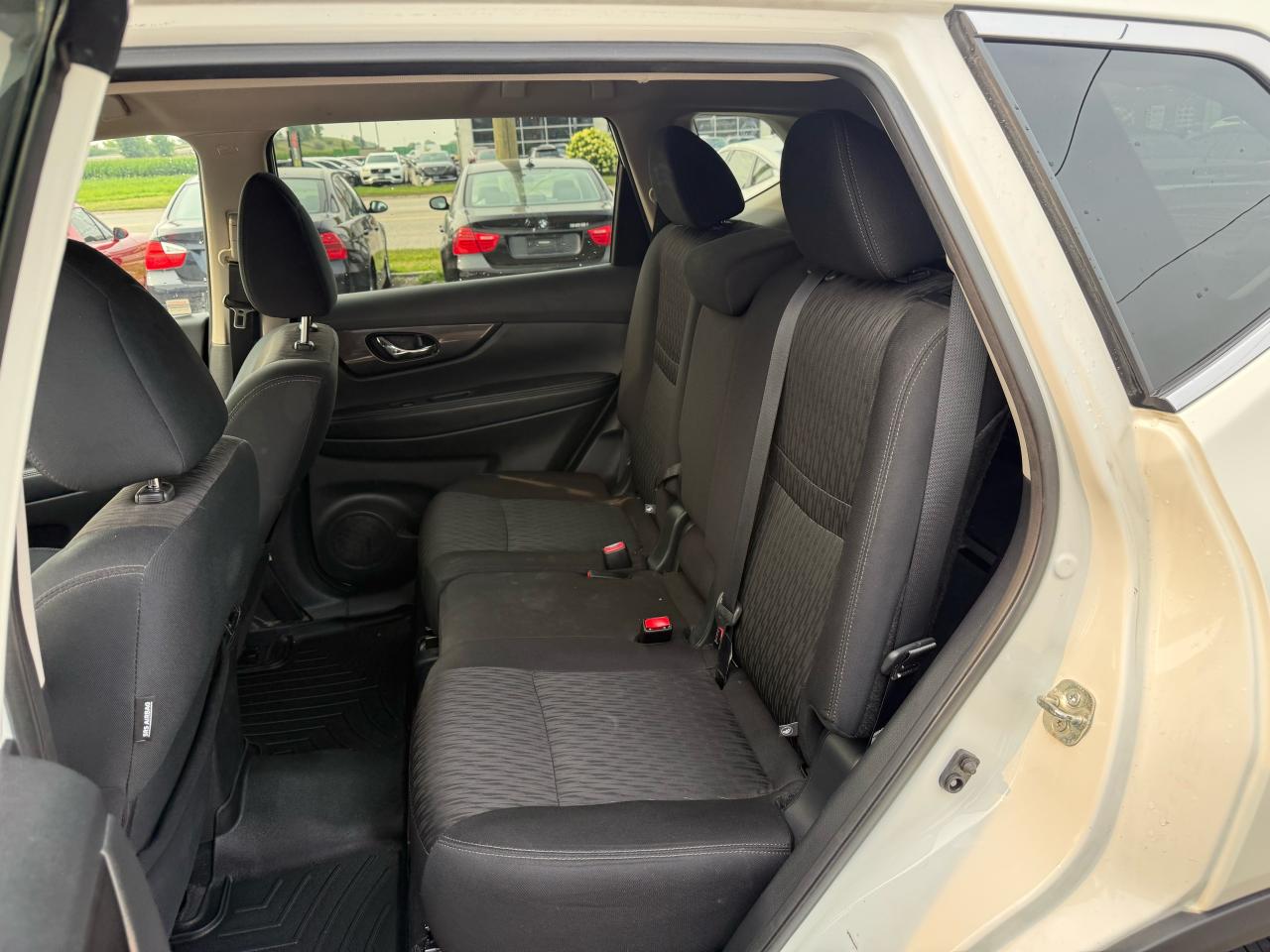 2019 Nissan Rogue SV, 4 CYL, ALLOYS, ONLY 122KMS, CERTIFIED - Photo #12