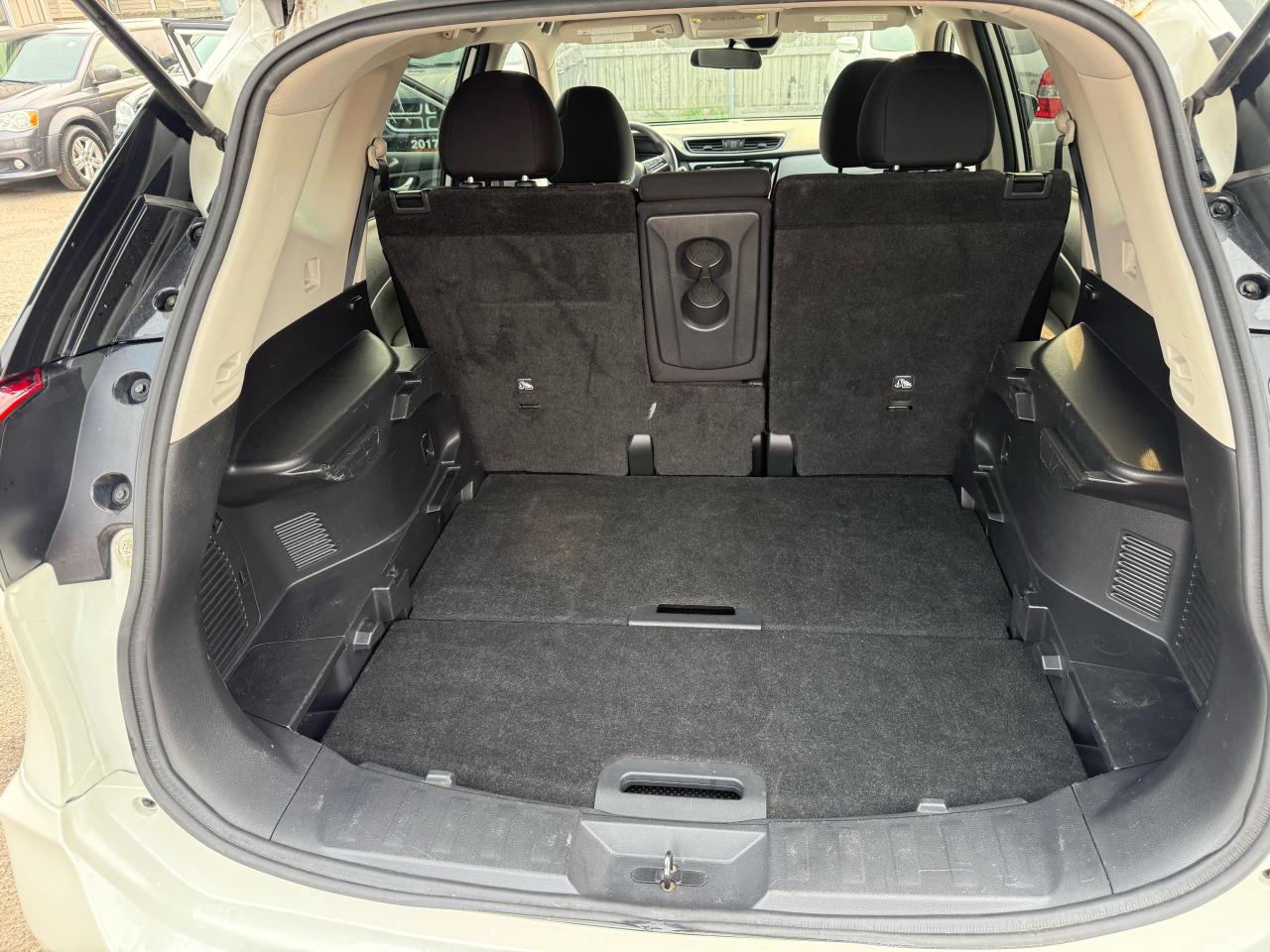 2019 Nissan Rogue SV, 4 CYL, ALLOYS, ONLY 122KMS, CERTIFIED - Photo #13