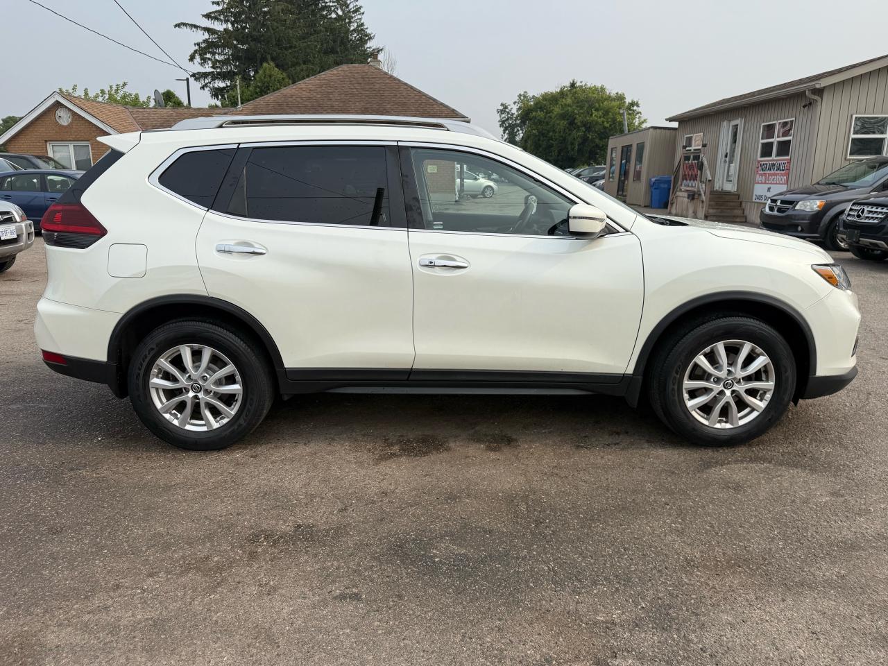 2019 Nissan Rogue SV, 4 CYL, ALLOYS, ONLY 122KMS, CERTIFIED - Photo #6