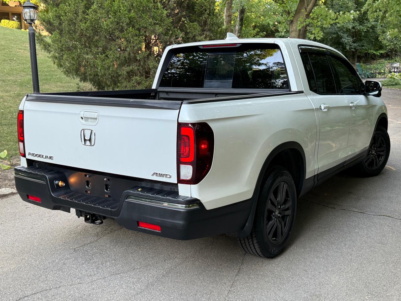 2020 Honda Ridgeline SPORT Photo2