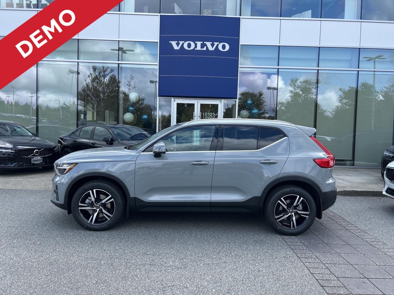 New 2025 Volvo XC40 B5 AWD Core Bright Theme for sale in Surrey, BC