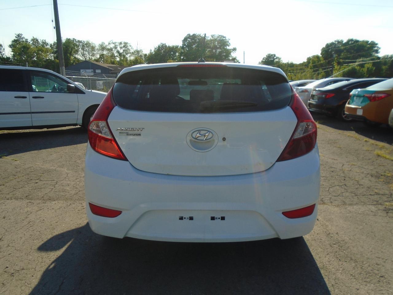 2017 Hyundai Accent 4dr HB Auto L - Photo #5