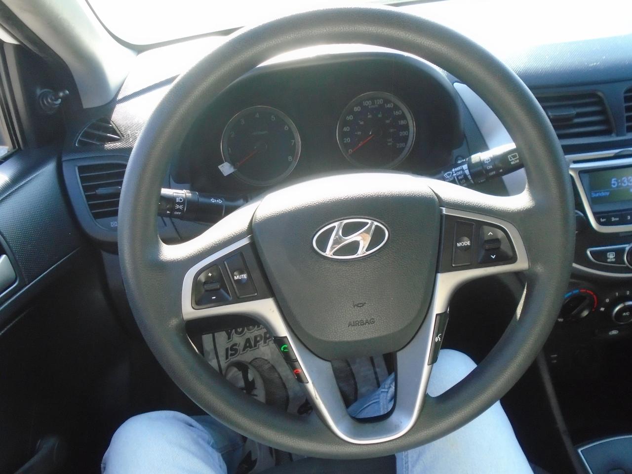 2017 Hyundai Accent 4dr HB Auto L - Photo #11