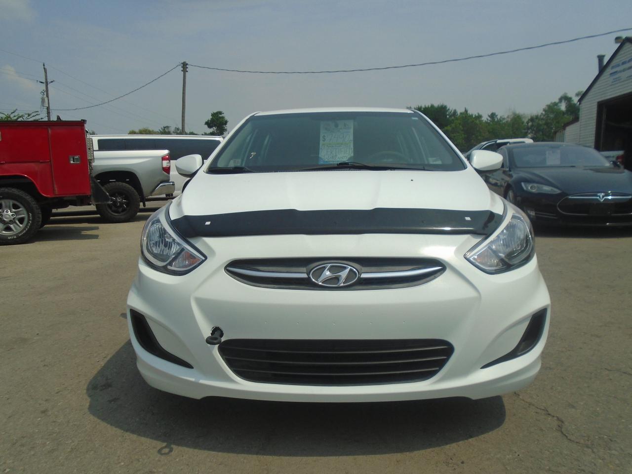 2017 Hyundai Accent 4dr HB Auto L - Photo #2