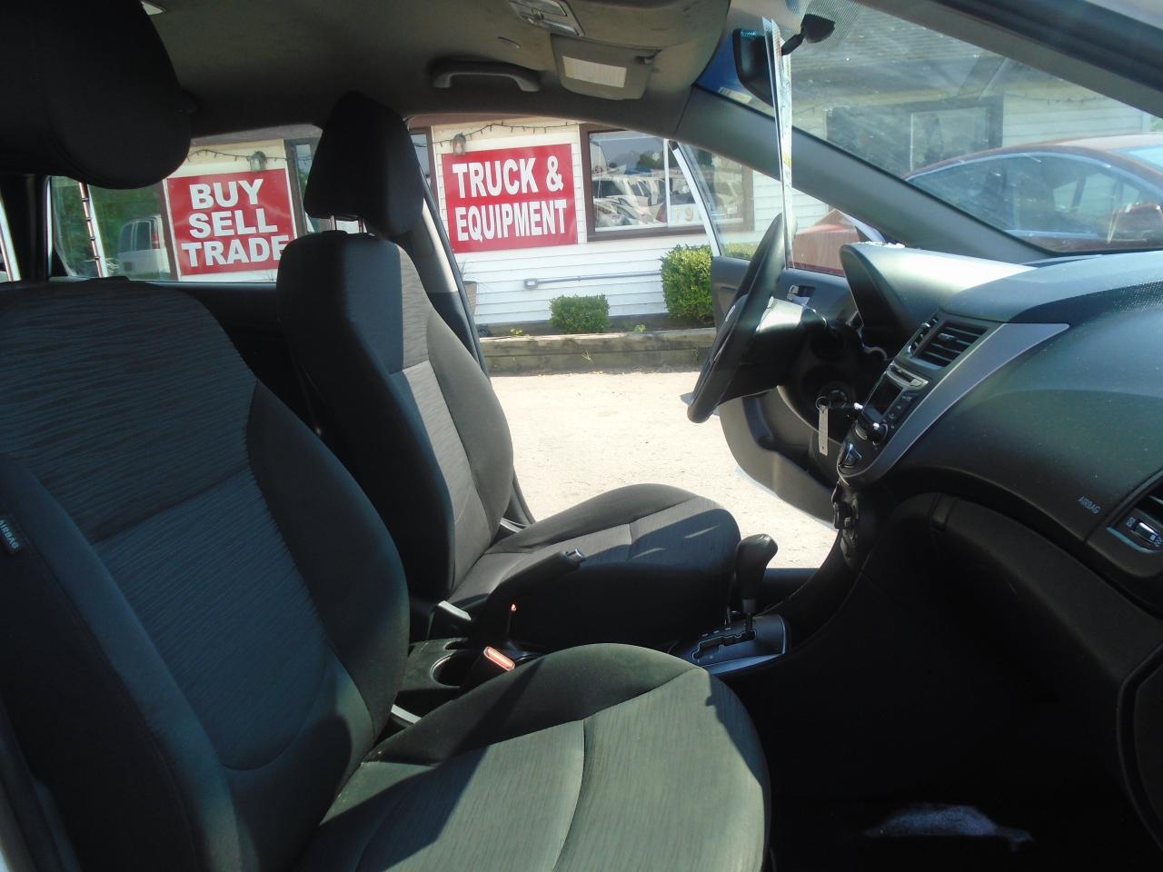 2017 Hyundai Accent 4dr HB Auto L - Photo #17