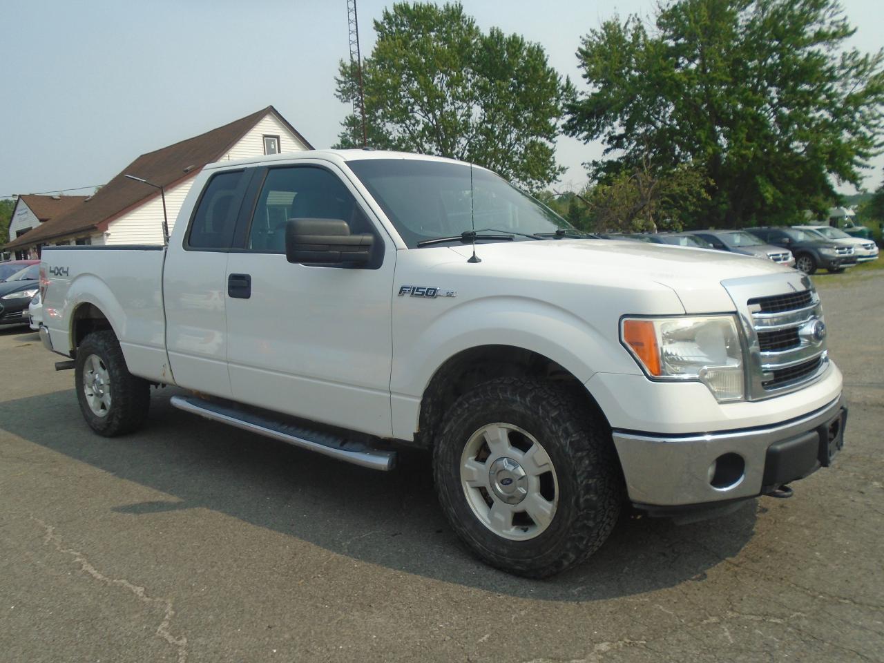 2014 Ford F-150 4WD SuperCab 145  XLT - Photo #3