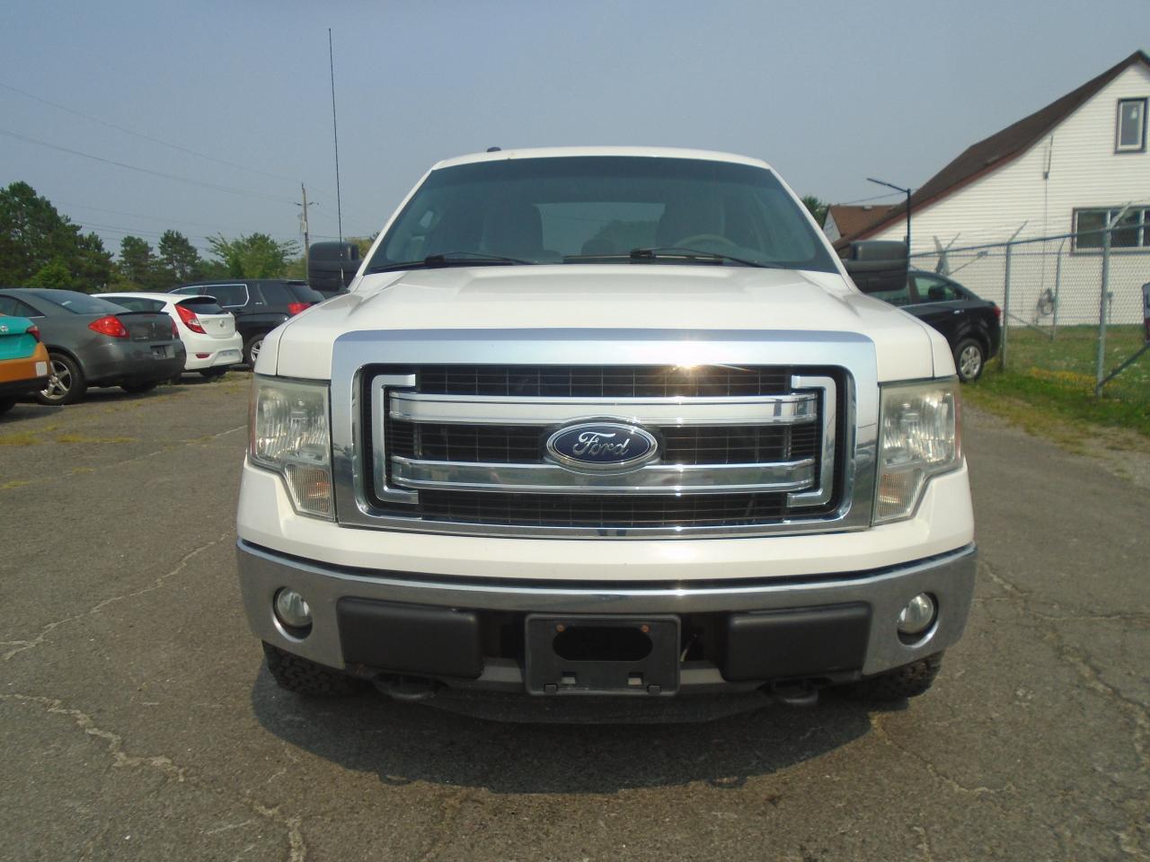 2014 Ford F-150 4WD SuperCab 145  XLT - Photo #2
