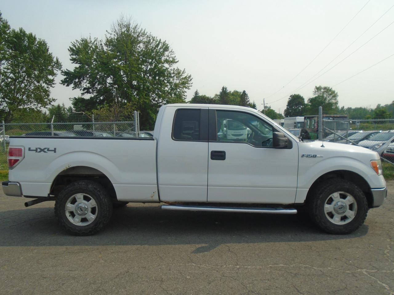 2014 Ford F-150 4WD SuperCab 145  XLT - Photo #4