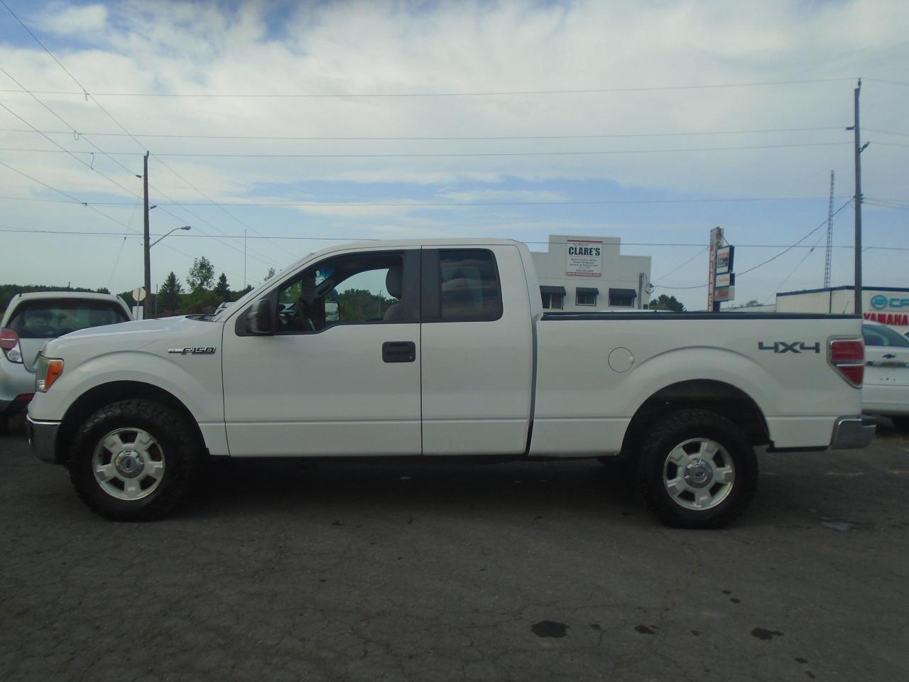 2014 Ford F-150 4WD SuperCab 145  XLT - Photo #2