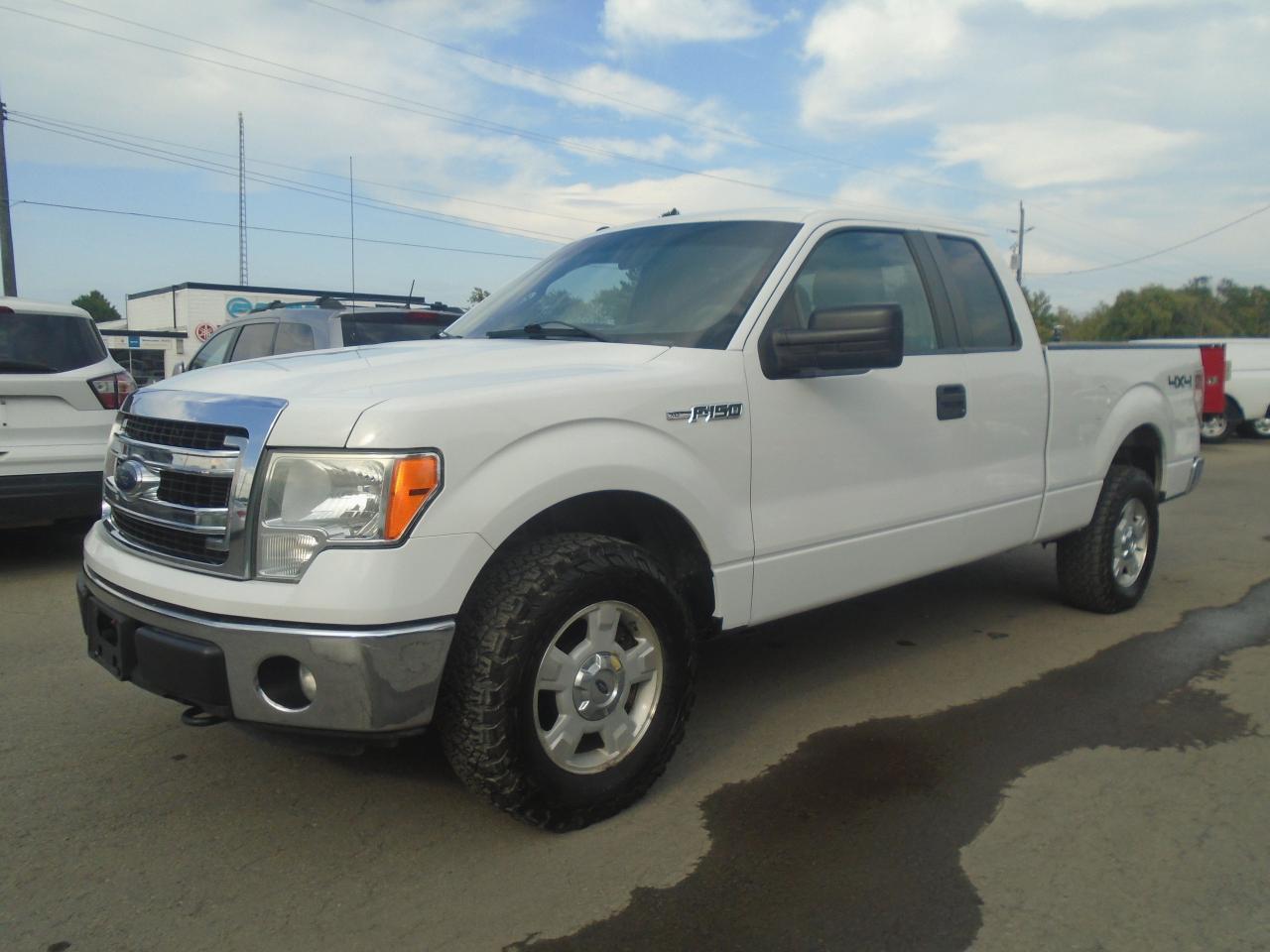 2014 Ford F-150 4WD SuperCab 145  XLT - Photo #1